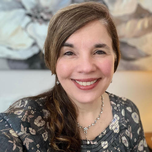 Linette Rainville Square Headshot